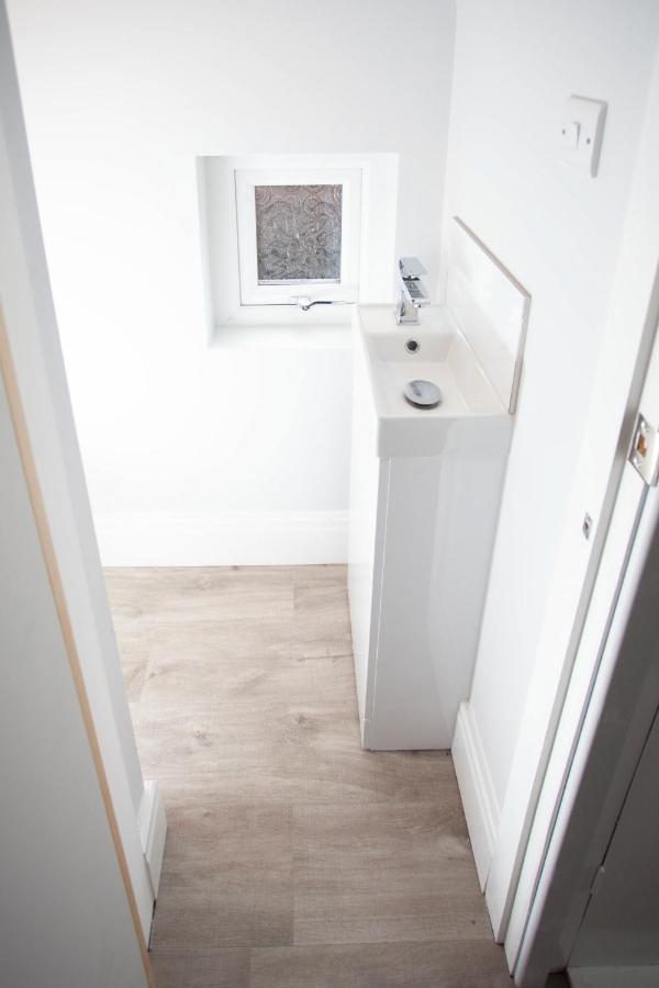 Quiet Residence Close To M6 Preston Samlesbury Exteriör bild